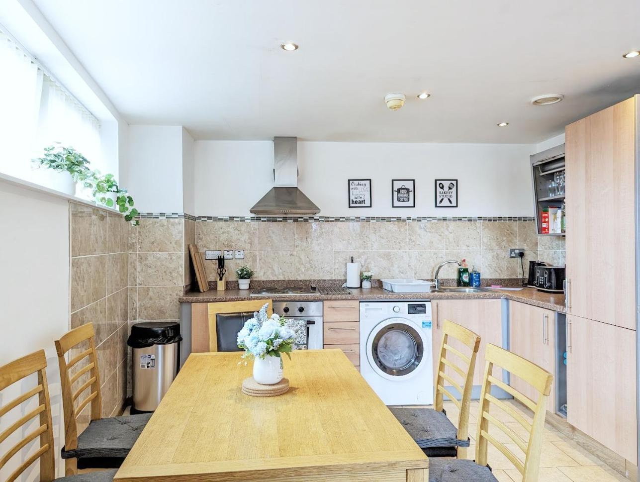 Guest Room In City Centre Near Key Attractions Liverpool Exteriér fotografie