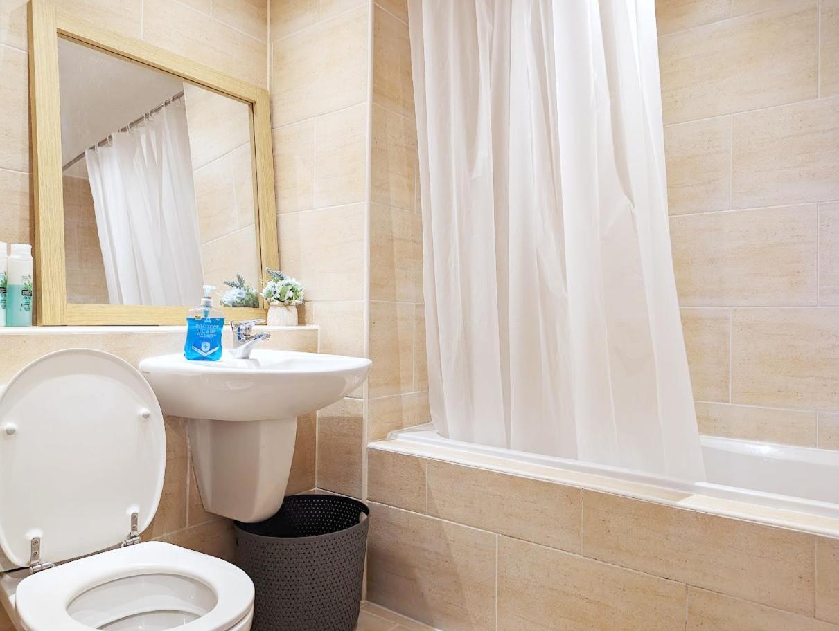 Guest Room In City Centre Near Key Attractions Liverpool Exteriér fotografie
